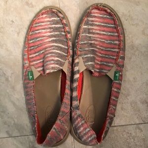 Sanuk shoes